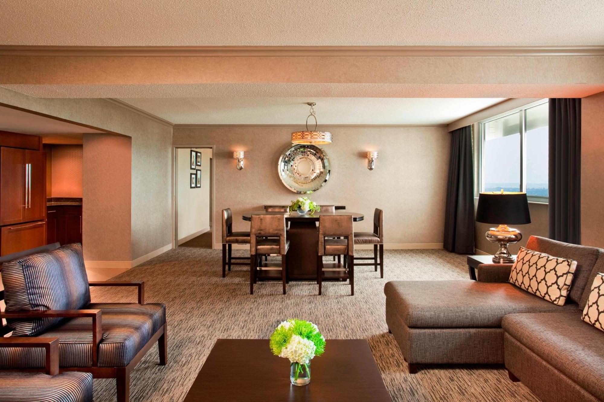Sheraton Greensboro Exteriör bild
